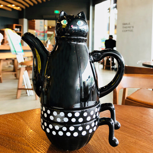 A Set Of Creative Japanese-style Tea Pots With Built-in Teapot Strainer